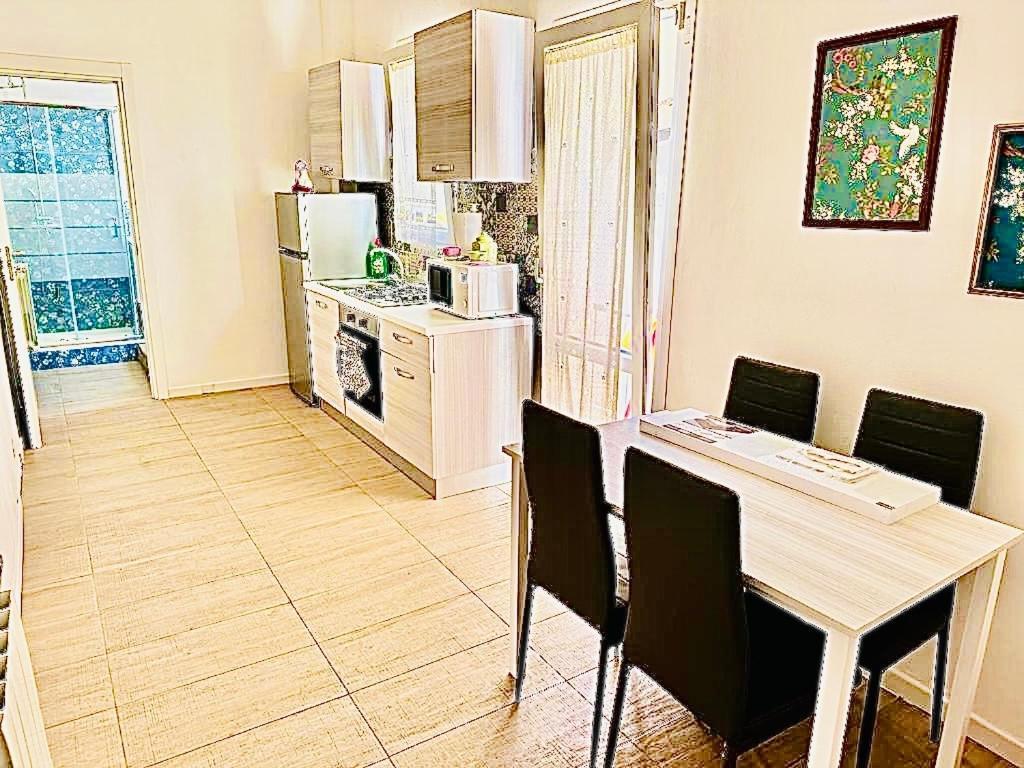 Glenda'S House Apartment Сиракуза Екстериор снимка